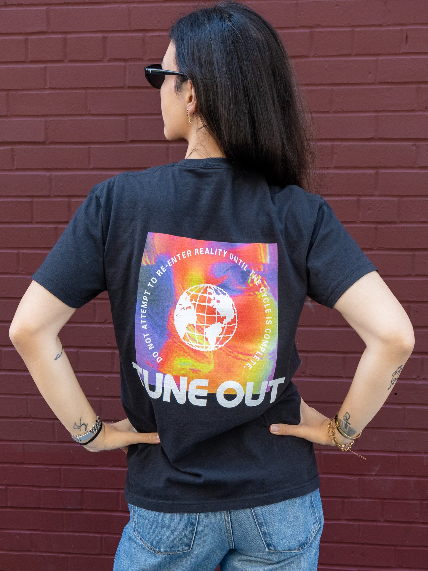 TUNE OUT Heavyweight Graphic T-Shirt